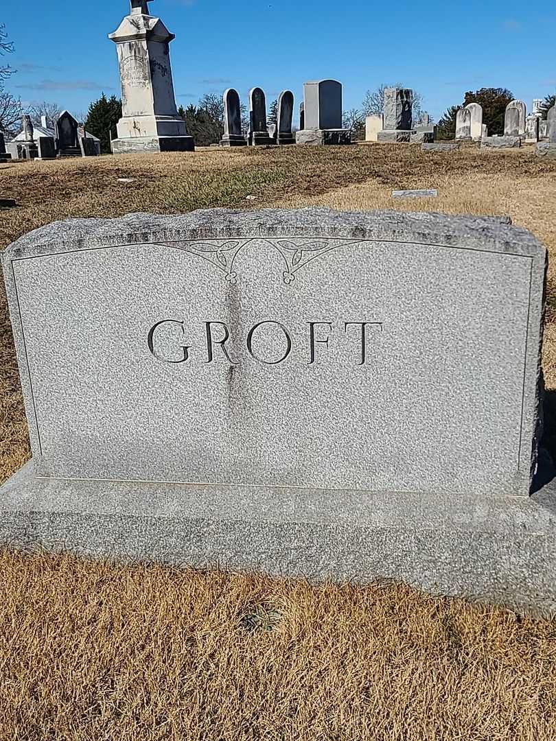 Arthur S. Groft's grave. Photo 1