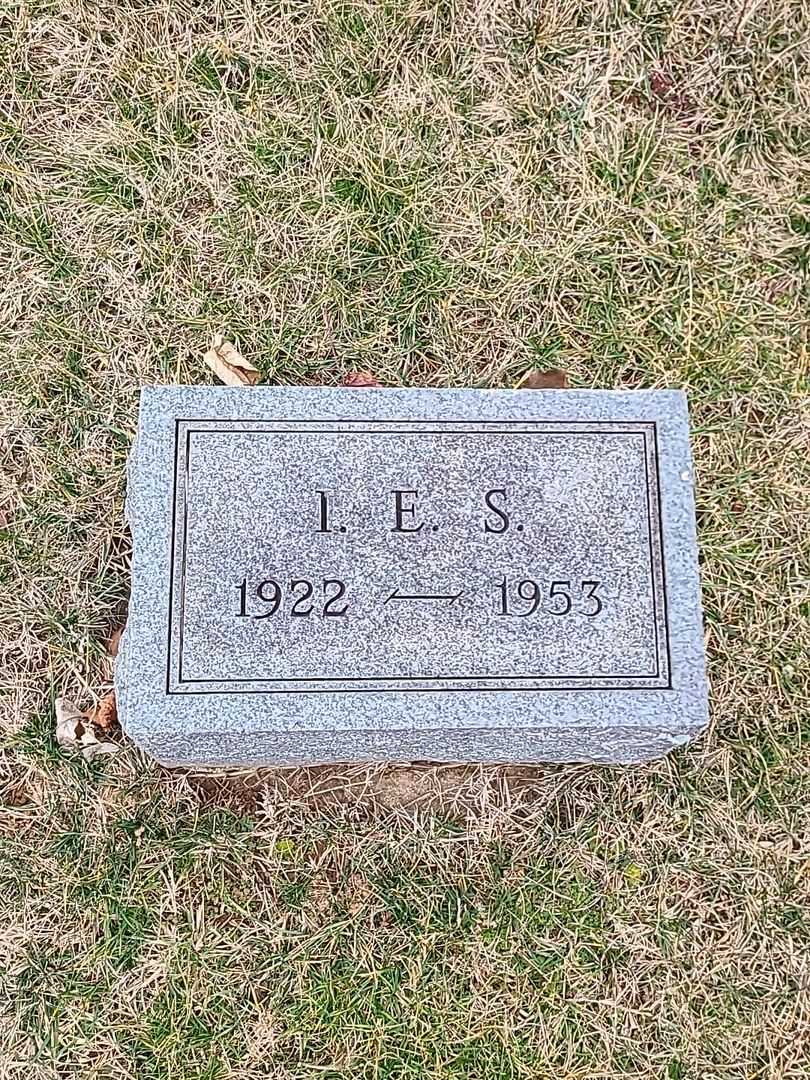 Ivan E. Stauffer's grave. Photo 4