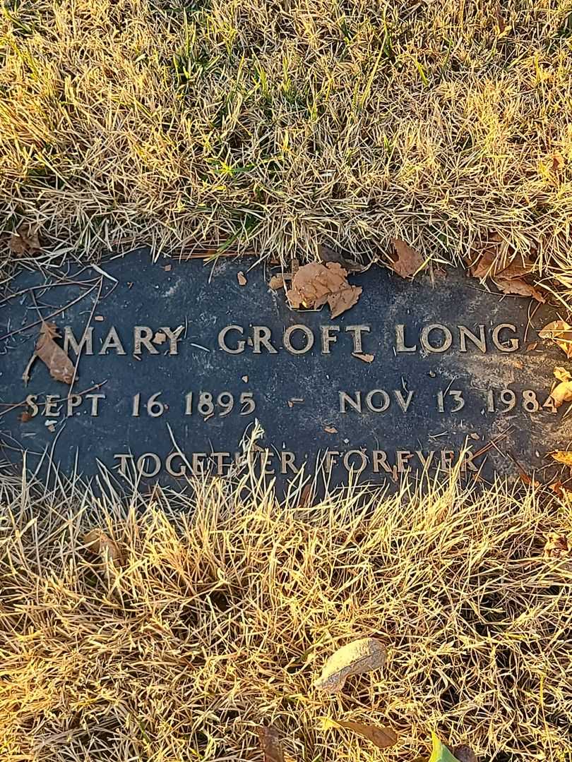 Mary Groft Long's grave. Photo 3