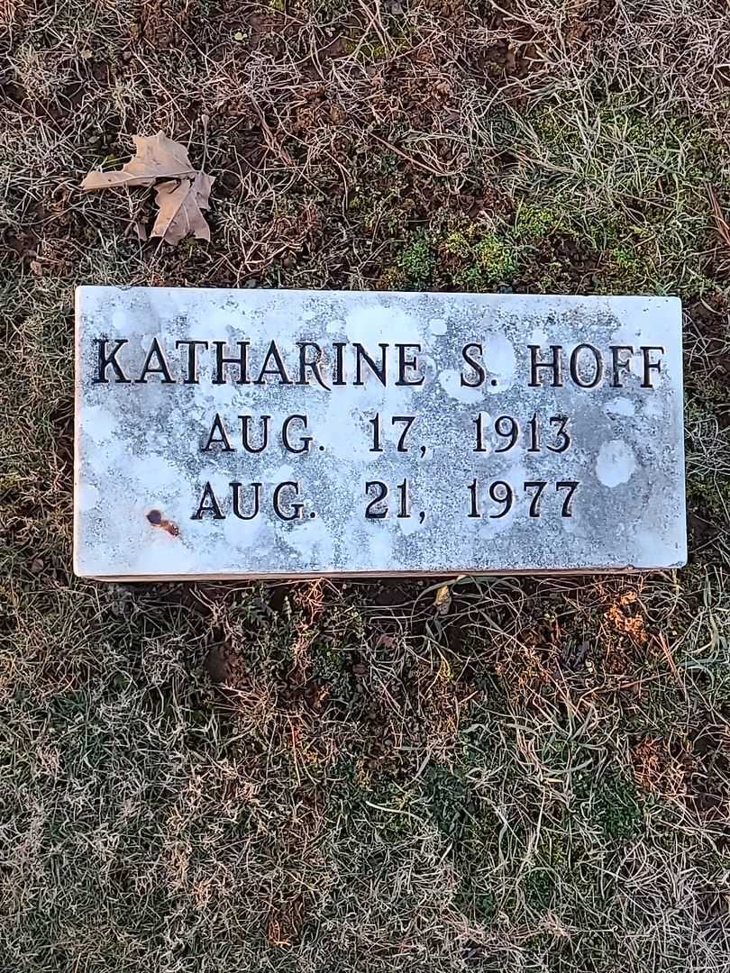 Katharine S. Hoff's grave. Photo 3