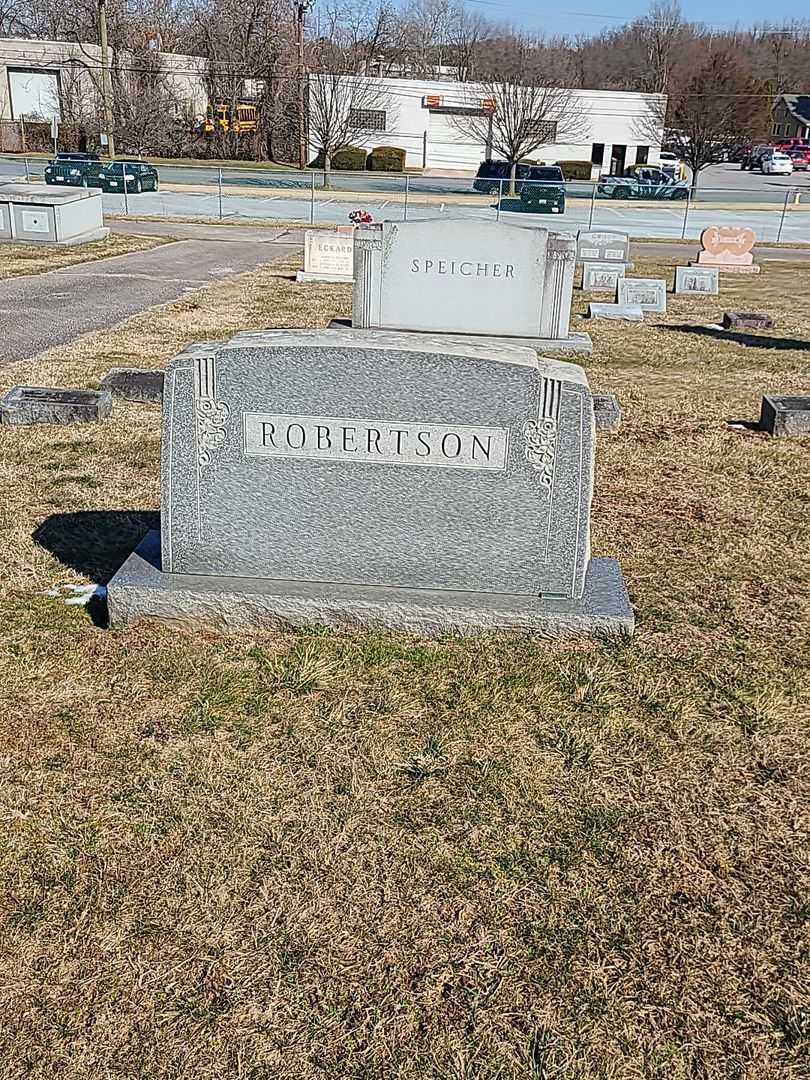 Kenneth L. Robertson's grave. Photo 1