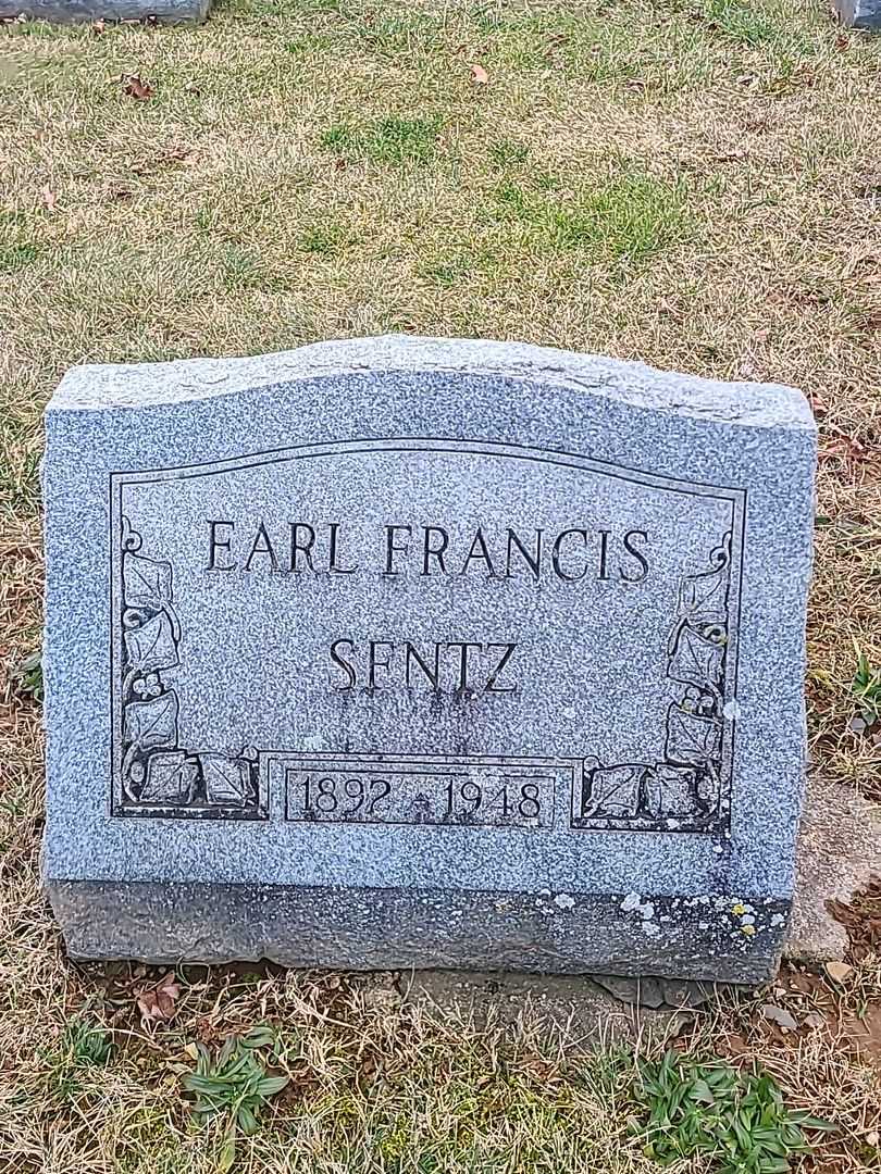 Earl Francis Sentz's grave. Photo 1