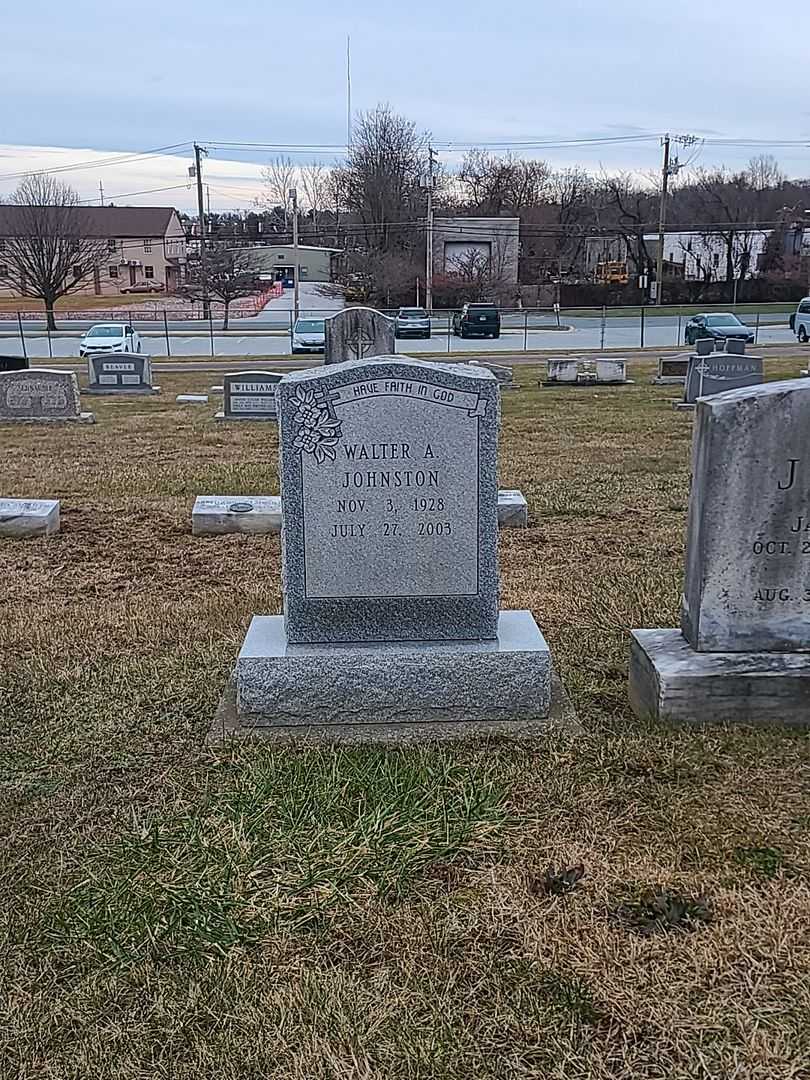 Walter A. Johnston's grave. Photo 2