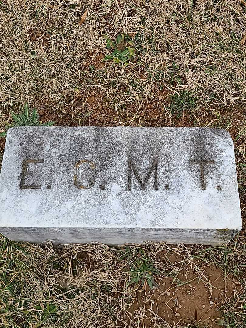 Eleanor Carroll MacKubin Thomas's grave. Photo 4