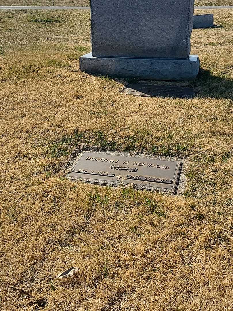 Dorothy M. Berwager's grave. Photo 2