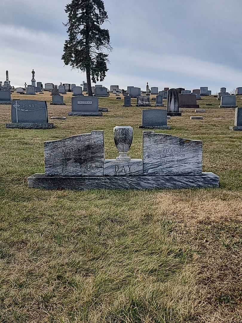 Peggy J. Day's grave. Photo 2