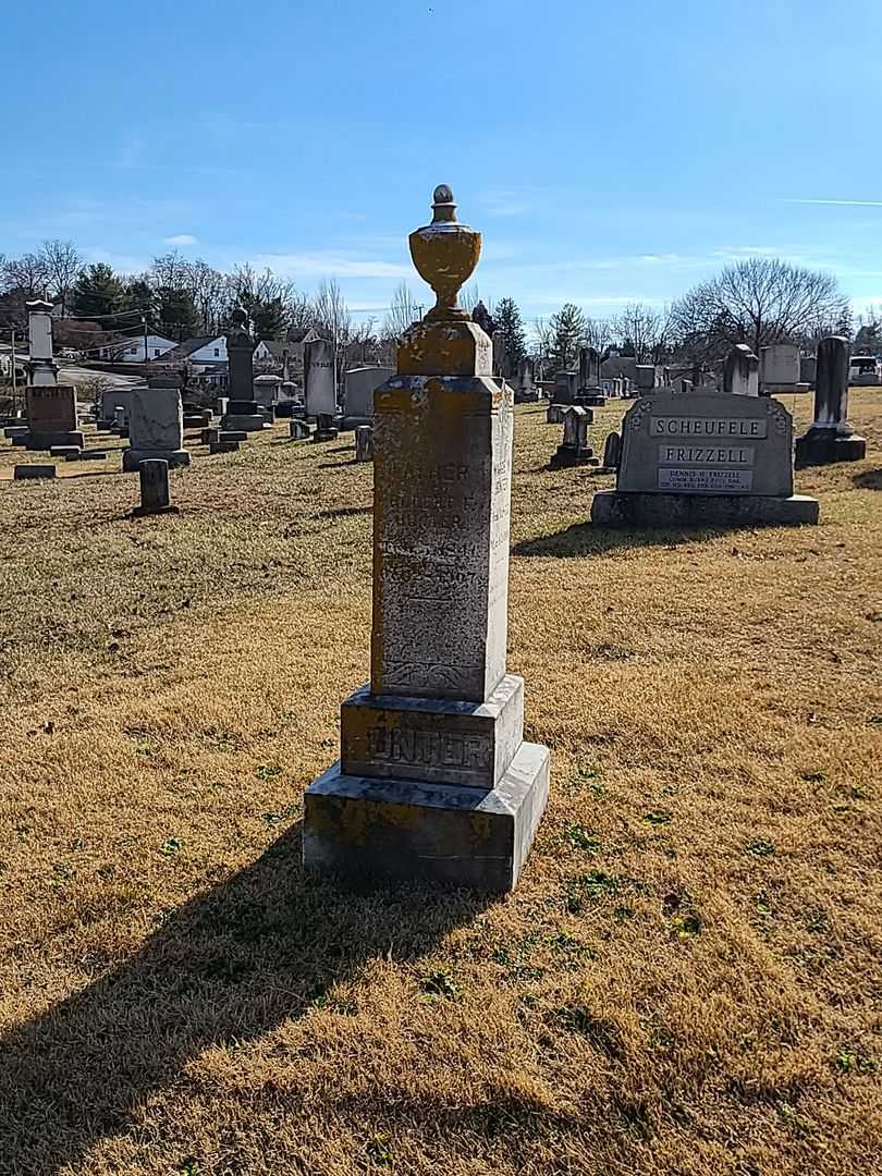 Robert F. Hunter's grave. Photo 2