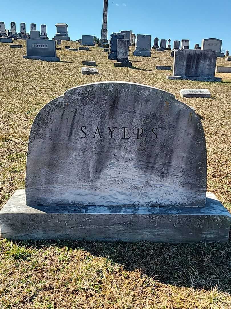 Maggie H. Sayers's grave. Photo 1