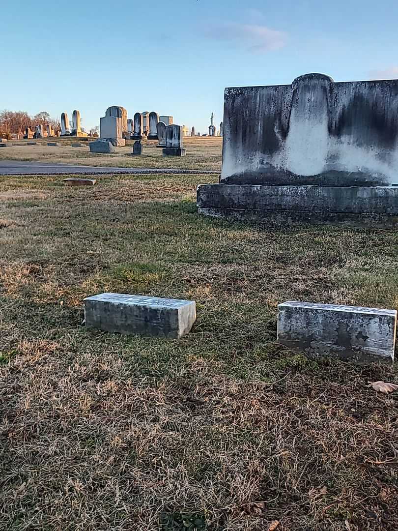 Stanford I. Hoff's grave. Photo 2
