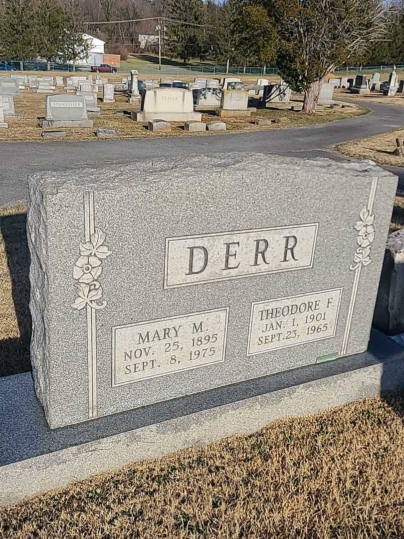 Theodore Fowler Derr's grave. Photo 3