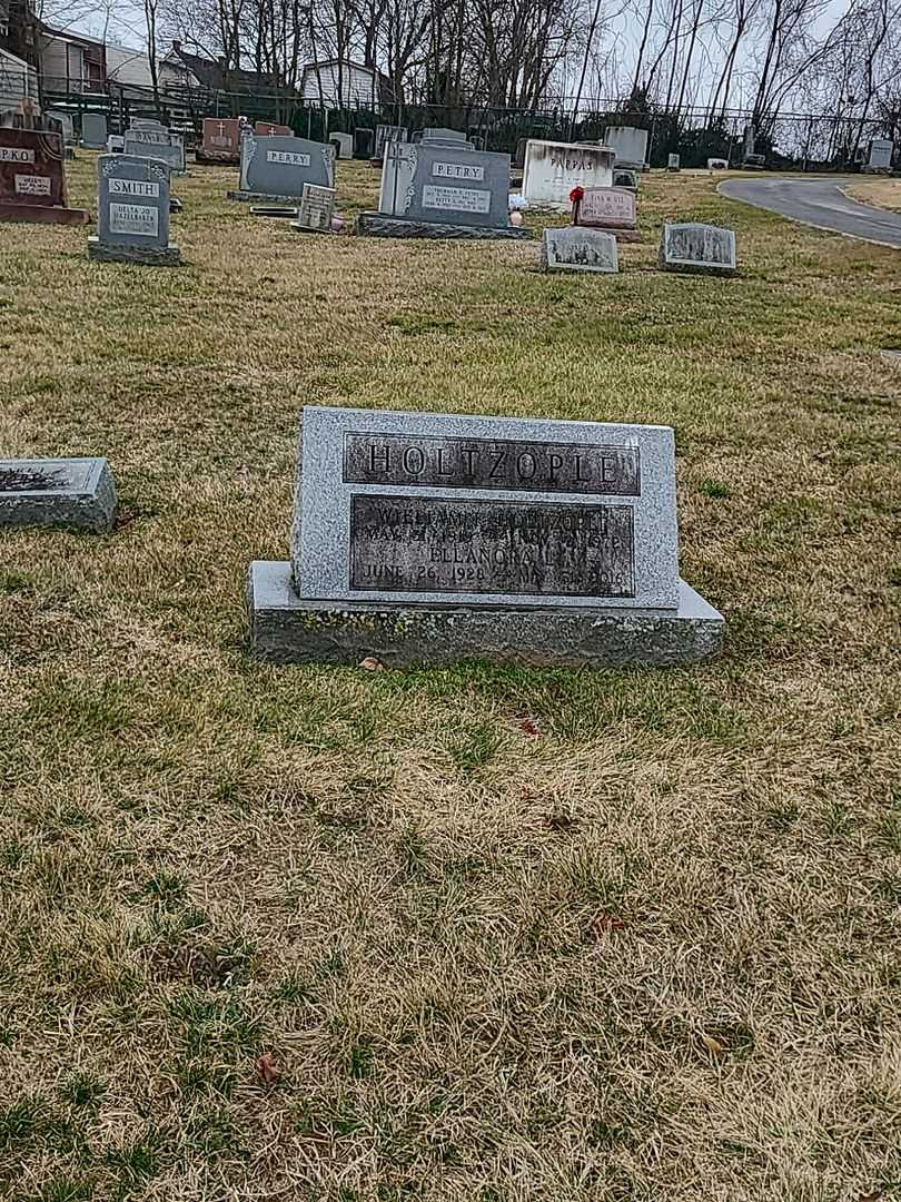 William F. Holtzople's grave. Photo 2