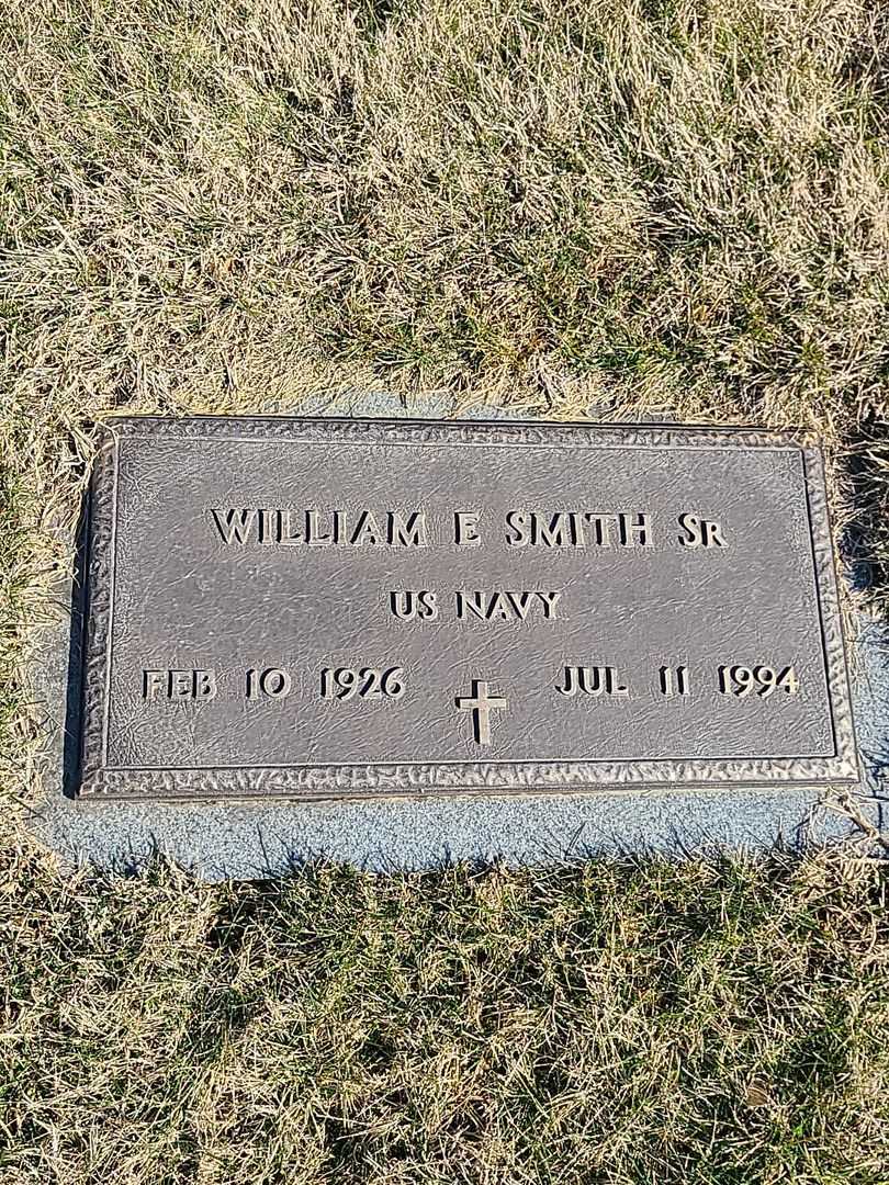 William E. Smith's grave. Photo 3