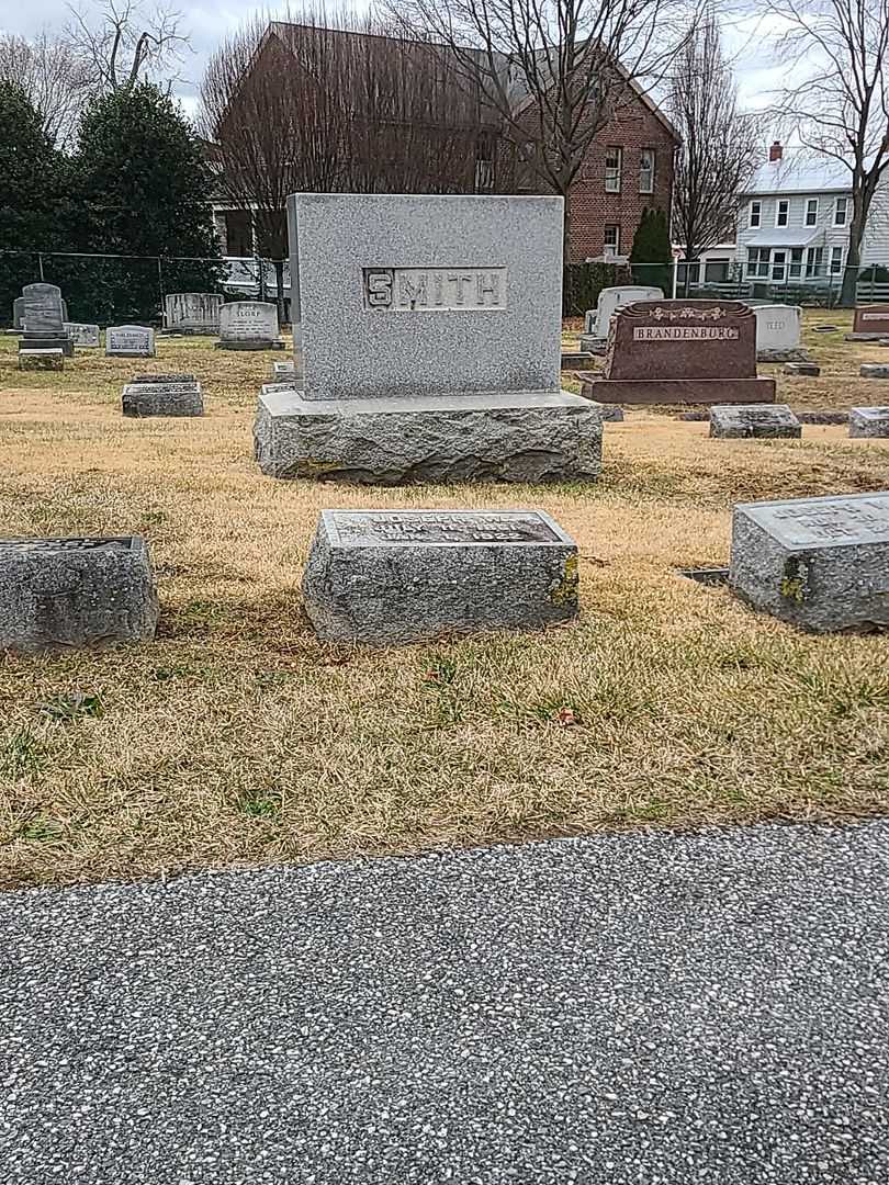 Joseph W. Smith's grave. Photo 2