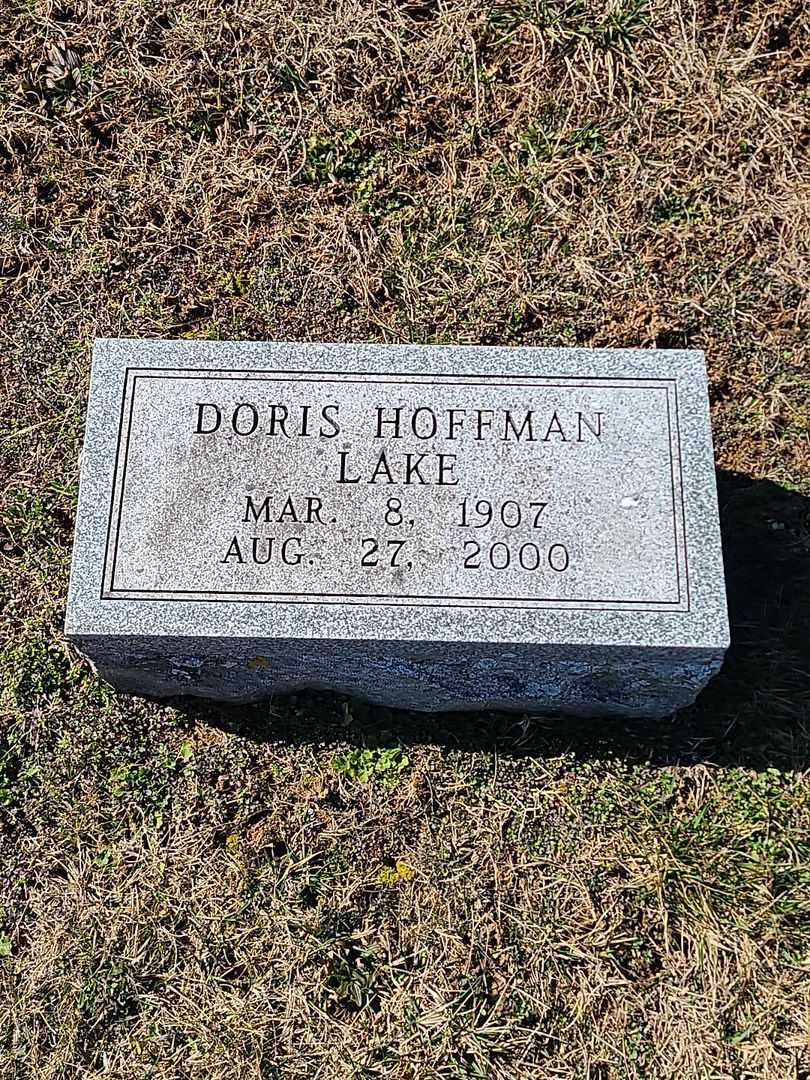 Doris Hoffmam Lake's grave. Photo 3