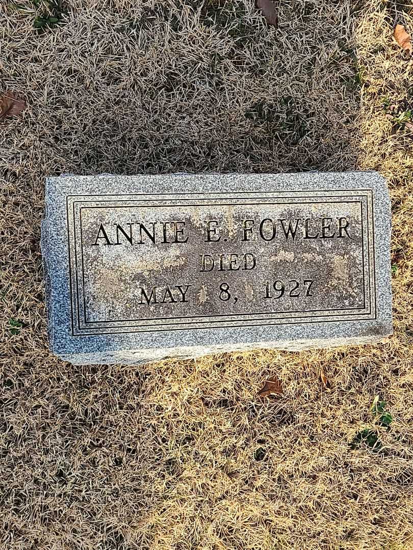 Annie E. Fowler's grave. Photo 3
