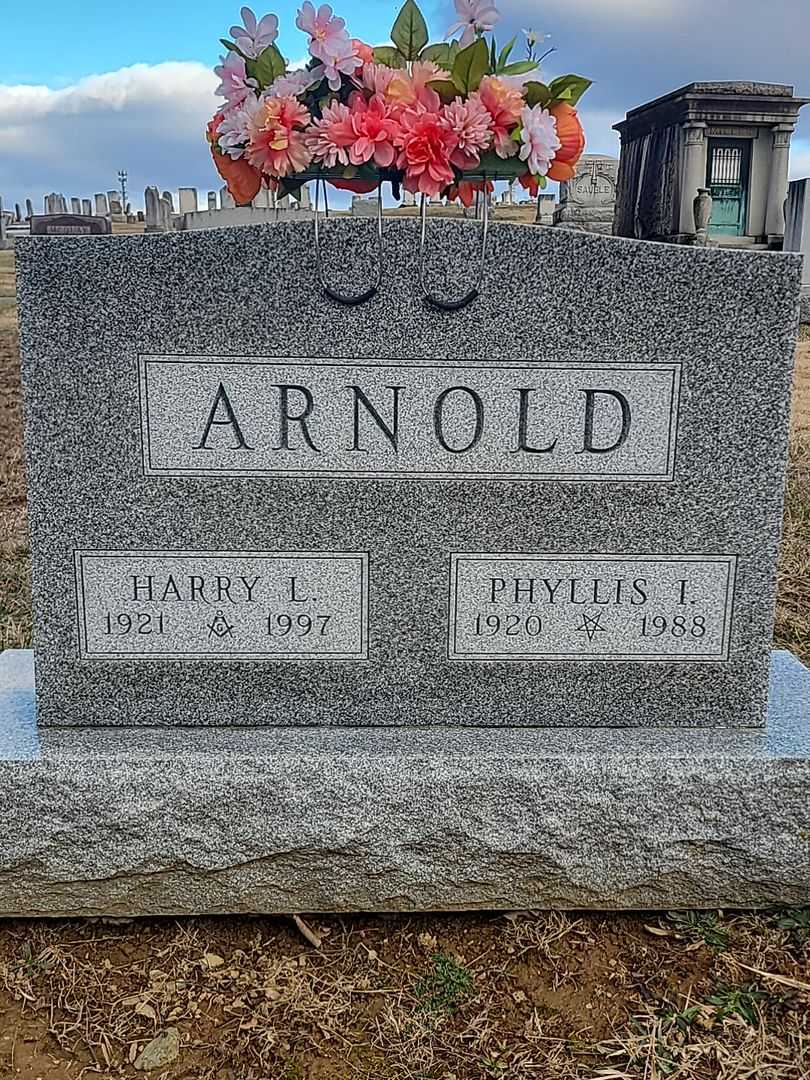 Phyllis I. Arnold's grave. Photo 3