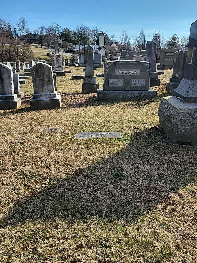 Arthur M. Beaver's grave. Photo 2