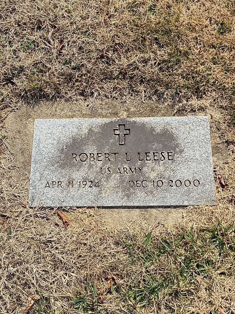 Robert L. Leese's grave. Photo 3