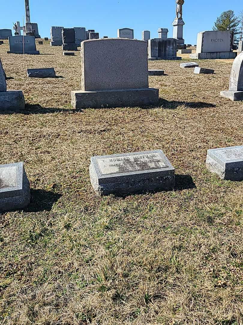 T. Howard Hoffman's grave. Photo 2