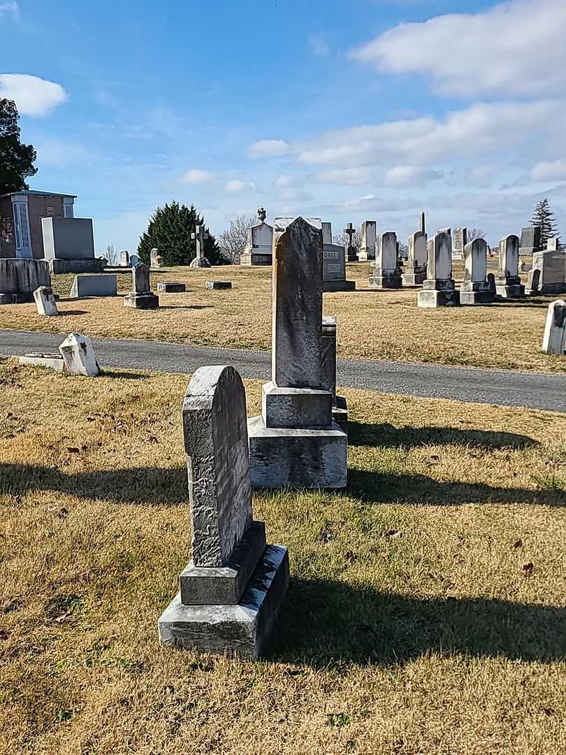 Mary C. Bloom's grave. Photo 2