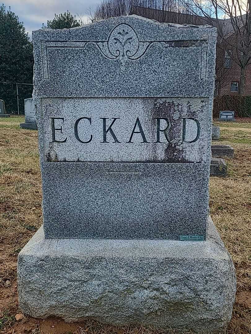 Catherine Dell Eckard's grave. Photo 1