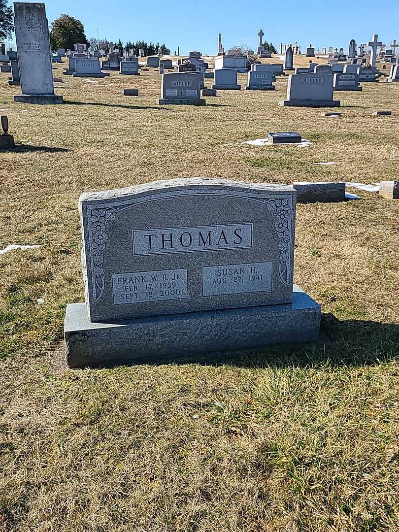 Frank W. B. Thomas Junior's grave. Photo 2