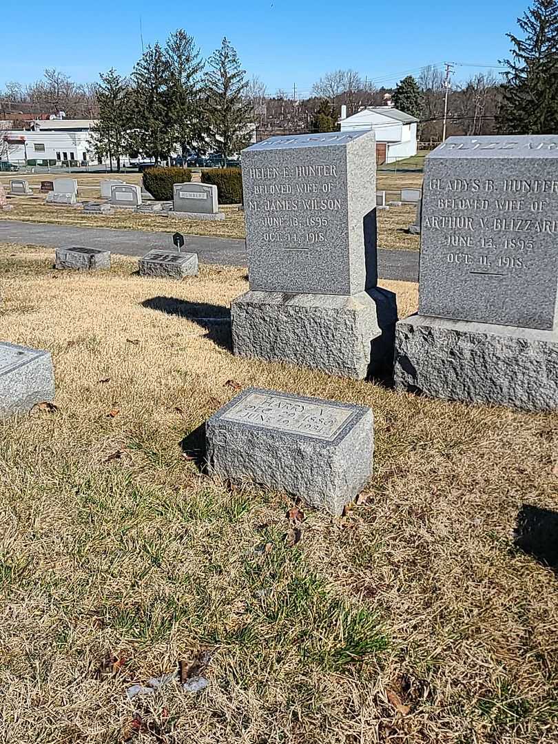 Harry V. Mancha's grave. Photo 2