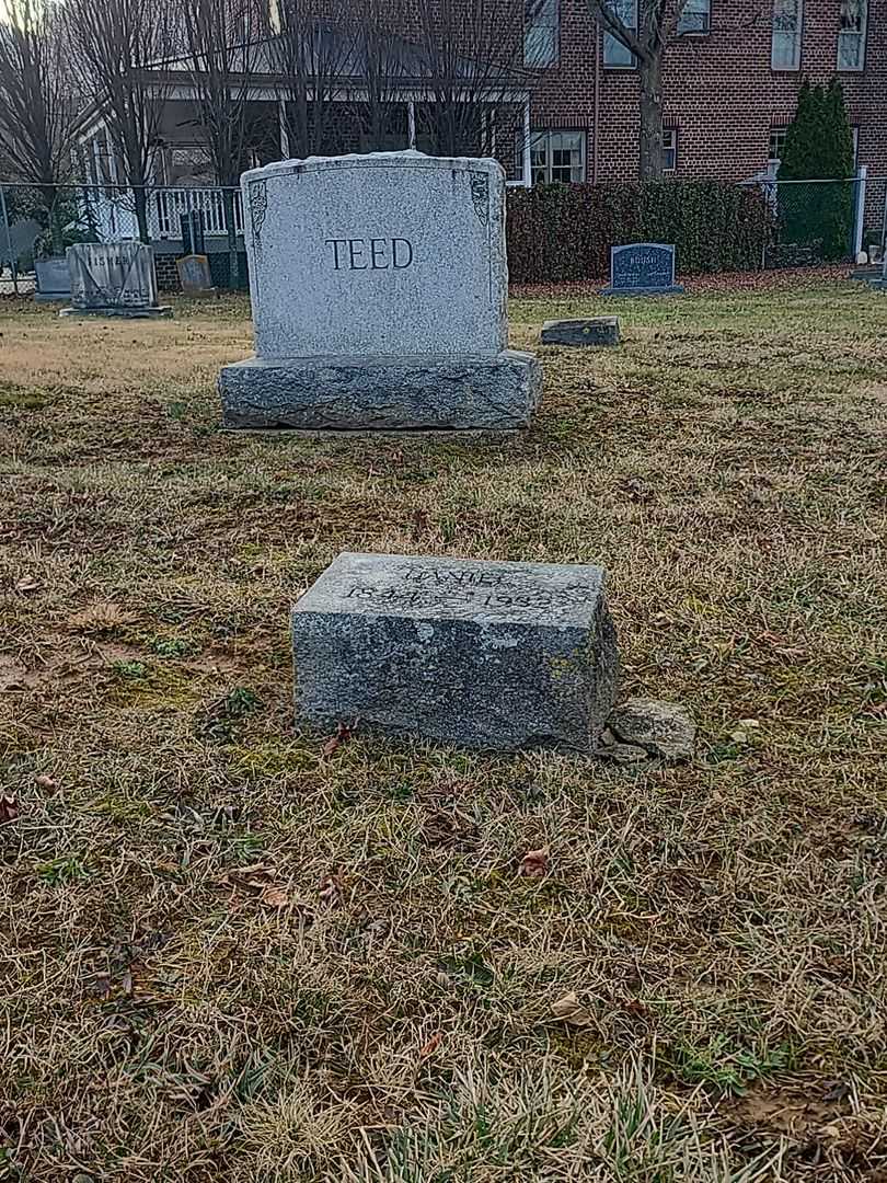 Daniel Teed's grave. Photo 2