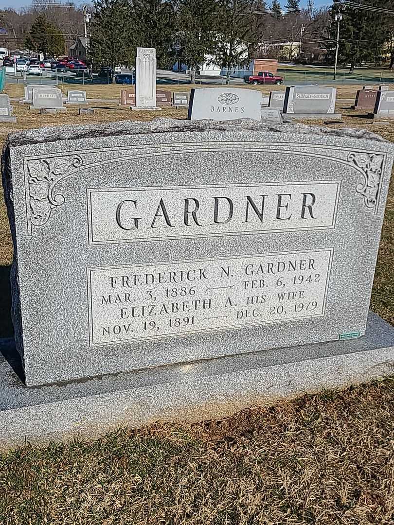 Gilbert F. Callahan's grave. Photo 1