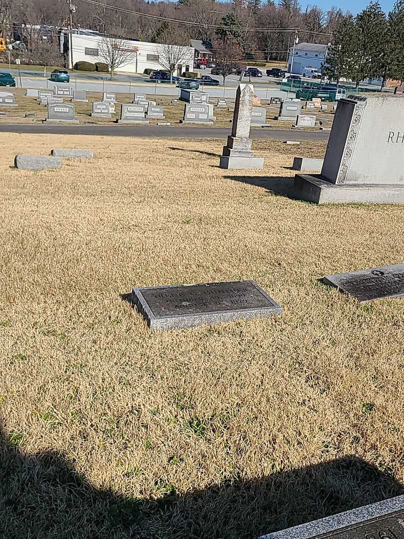 Irene C. Gunther's grave. Photo 2