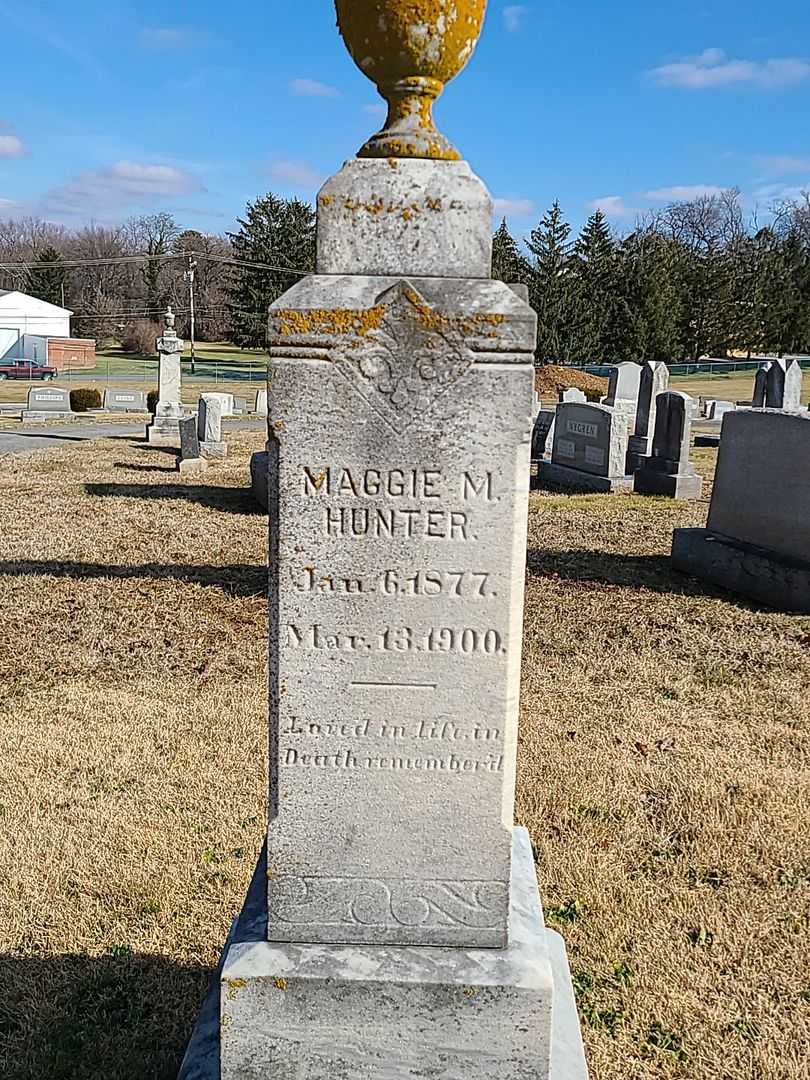 Maggie M. Hunter's grave. Photo 3