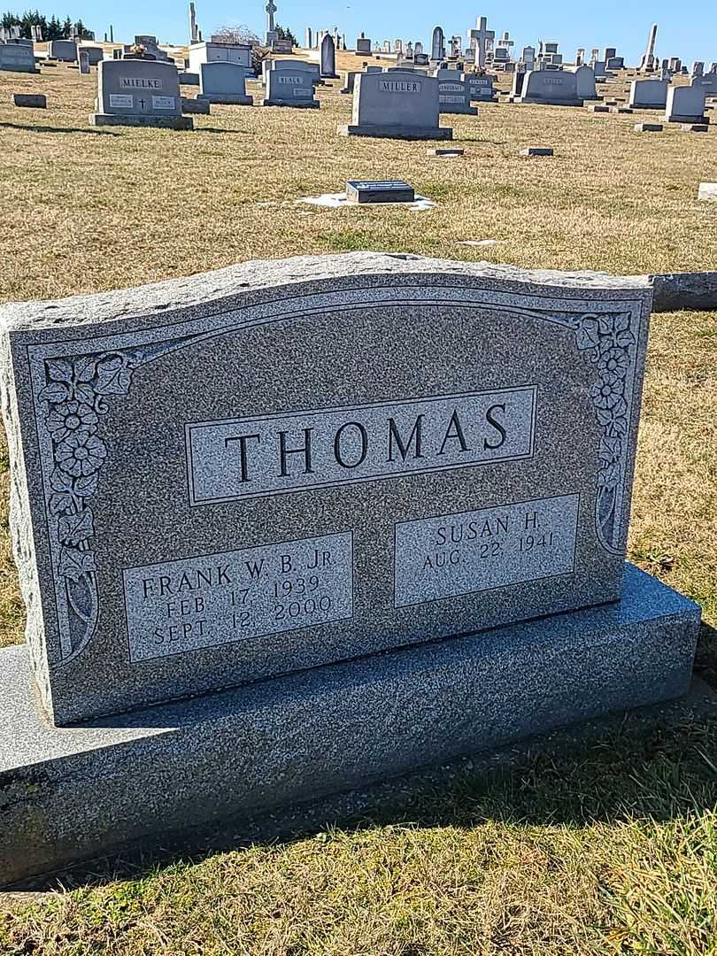 Frank W. B. Thomas Junior's grave. Photo 1