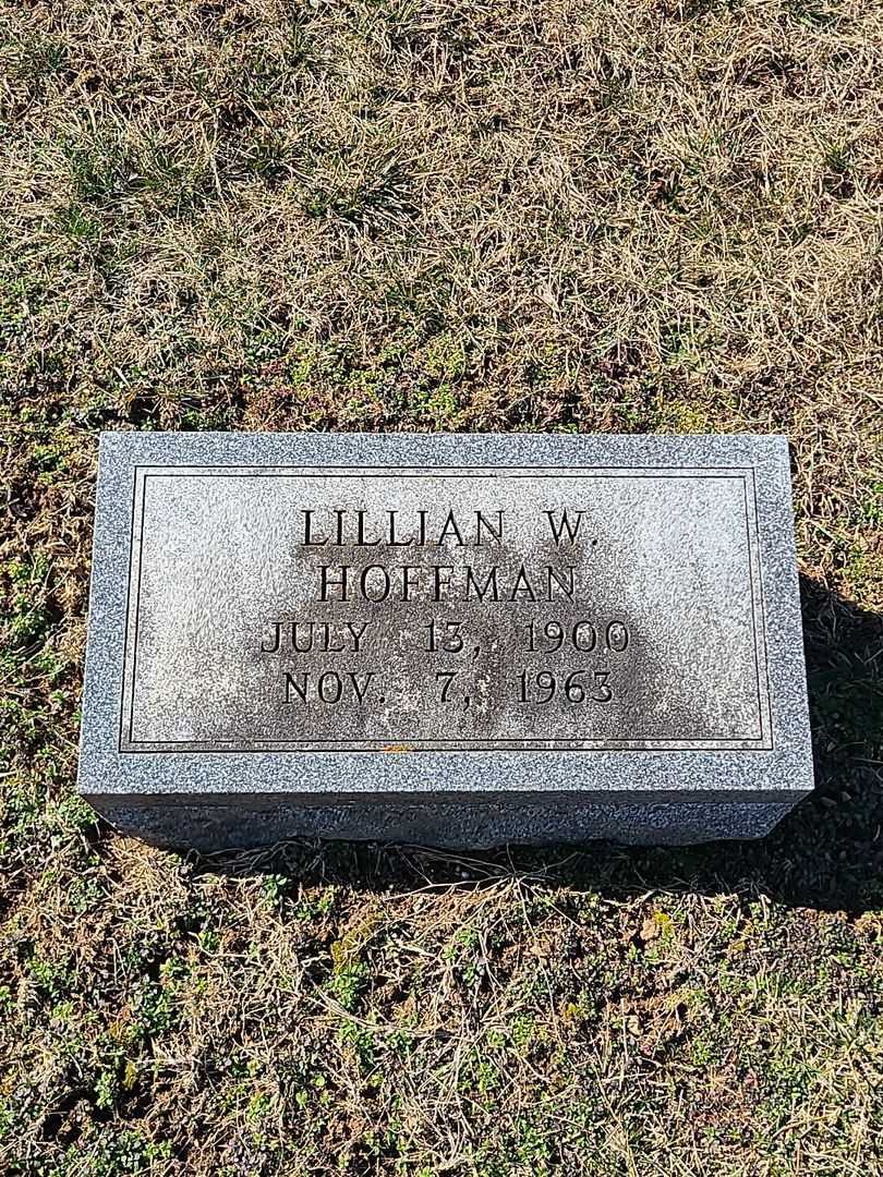 Lillian W. Hoffman's grave. Photo 3
