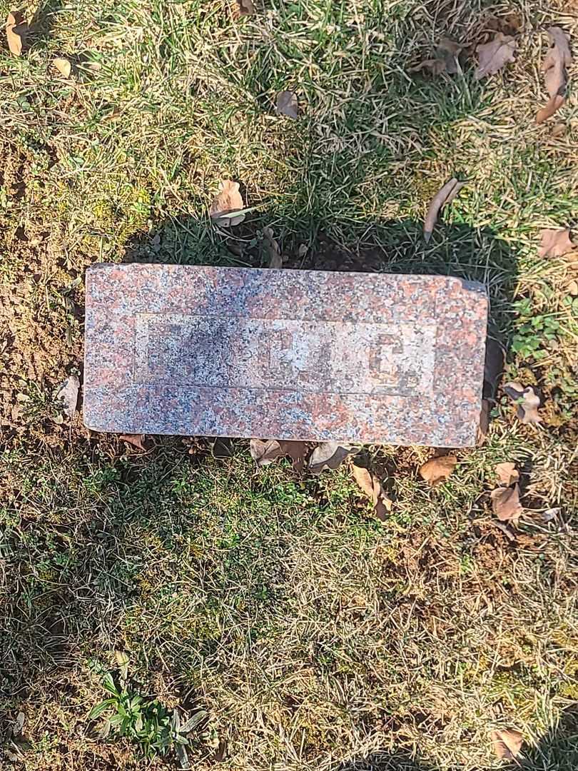 Emma C. Cross's grave. Photo 3