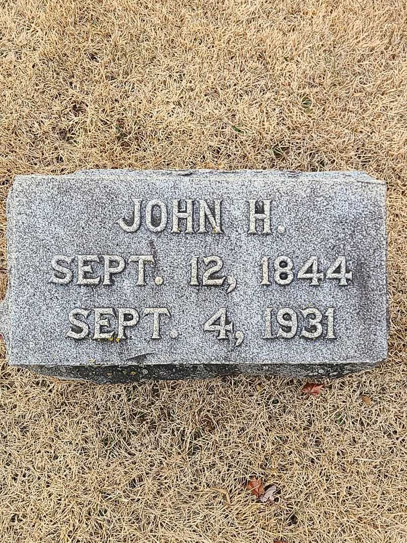 John H. Mitten's grave. Photo 4