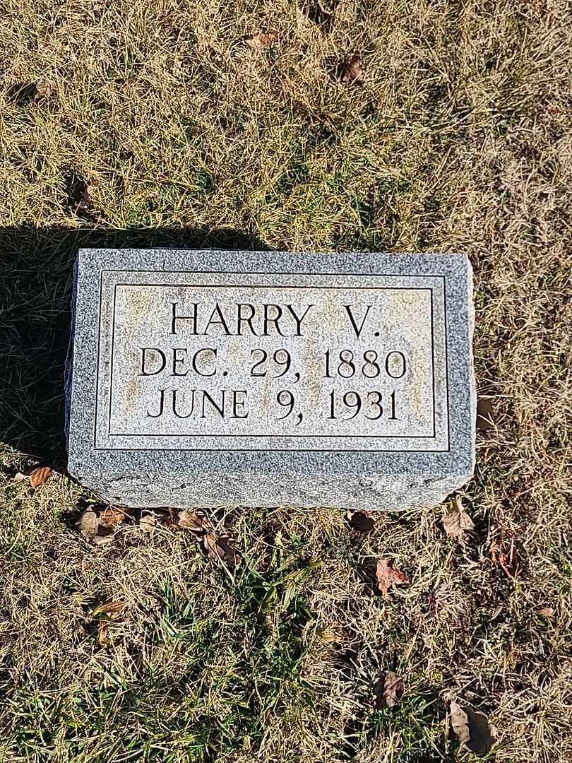 Harry V. Mancha's grave. Photo 3