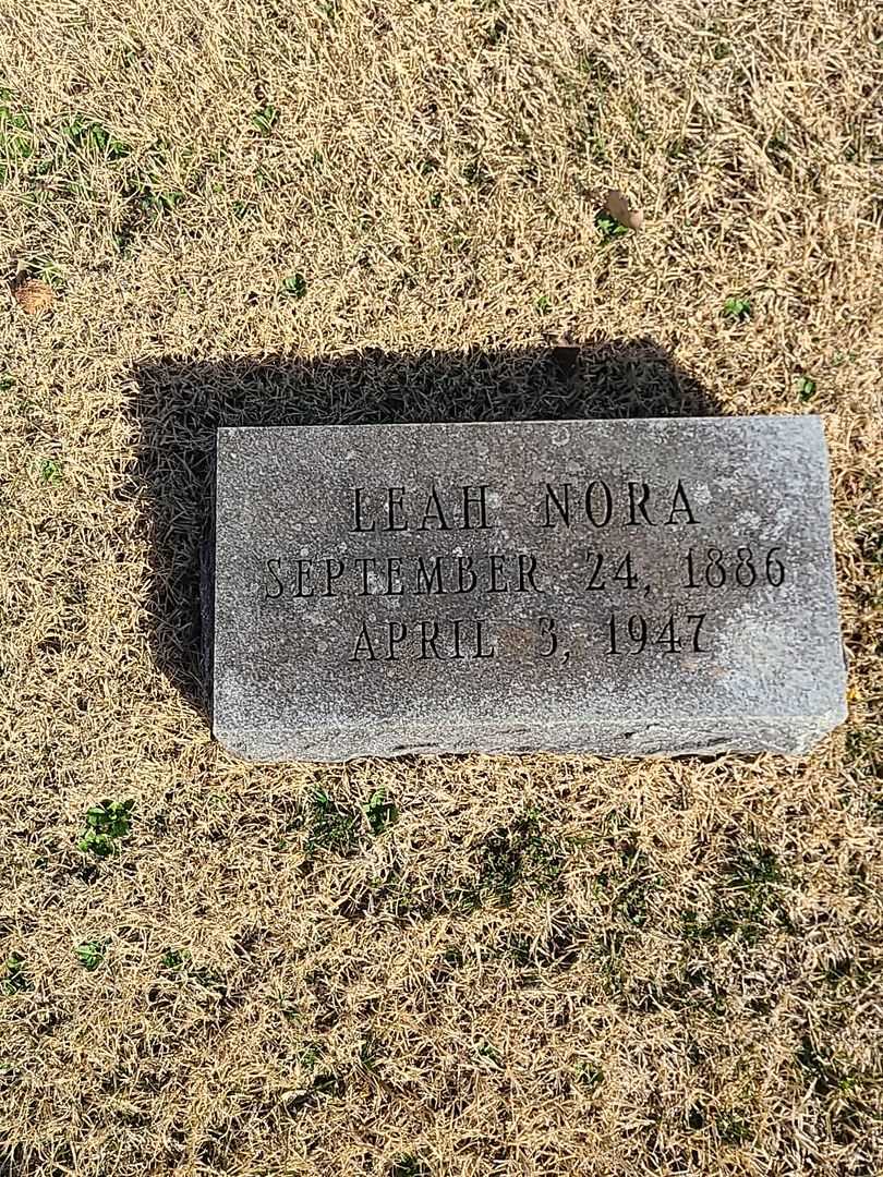 Leah Nora Whitmore's grave. Photo 3