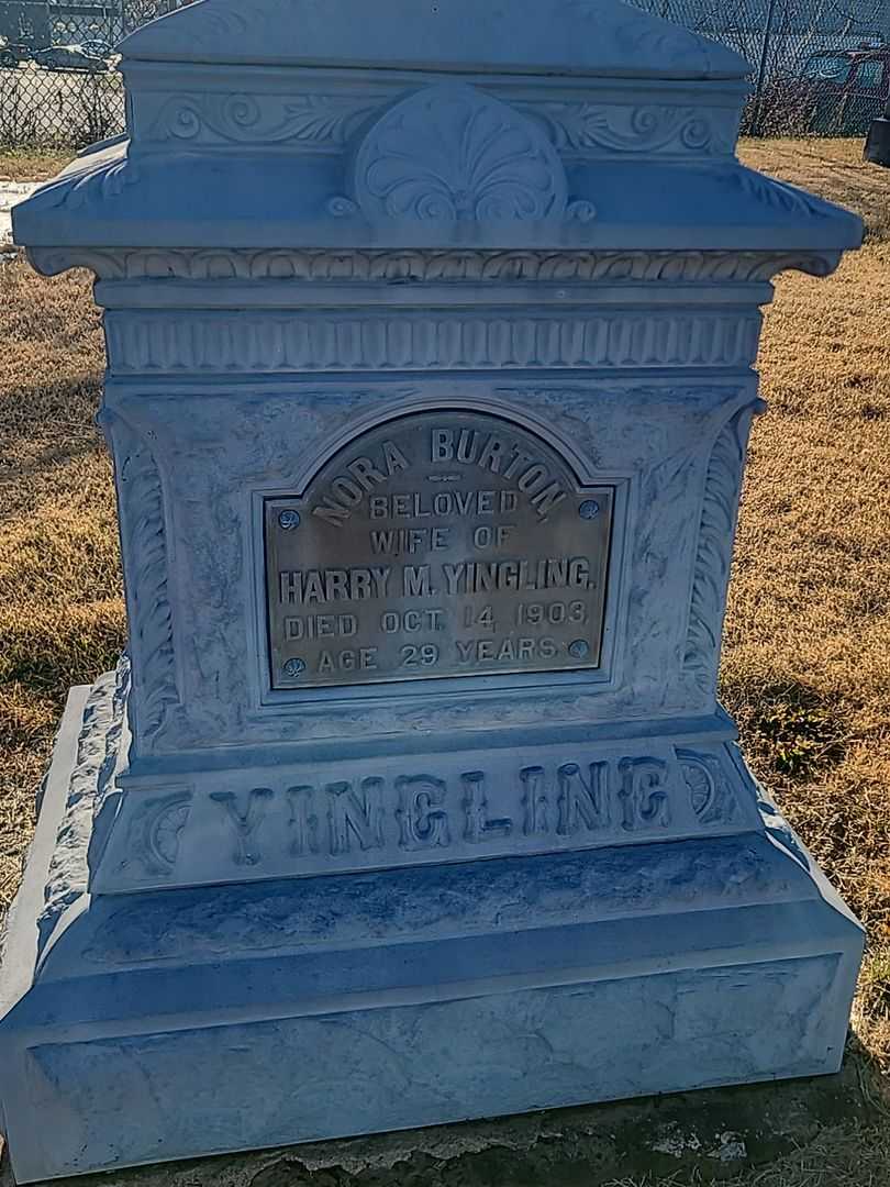 Nora Burton Yingling's grave. Photo 3
