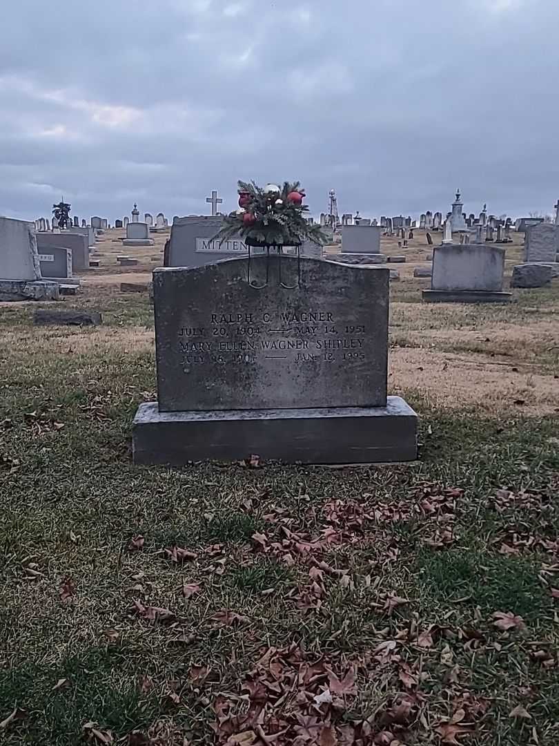 Ralph C. Wagner's grave. Photo 2