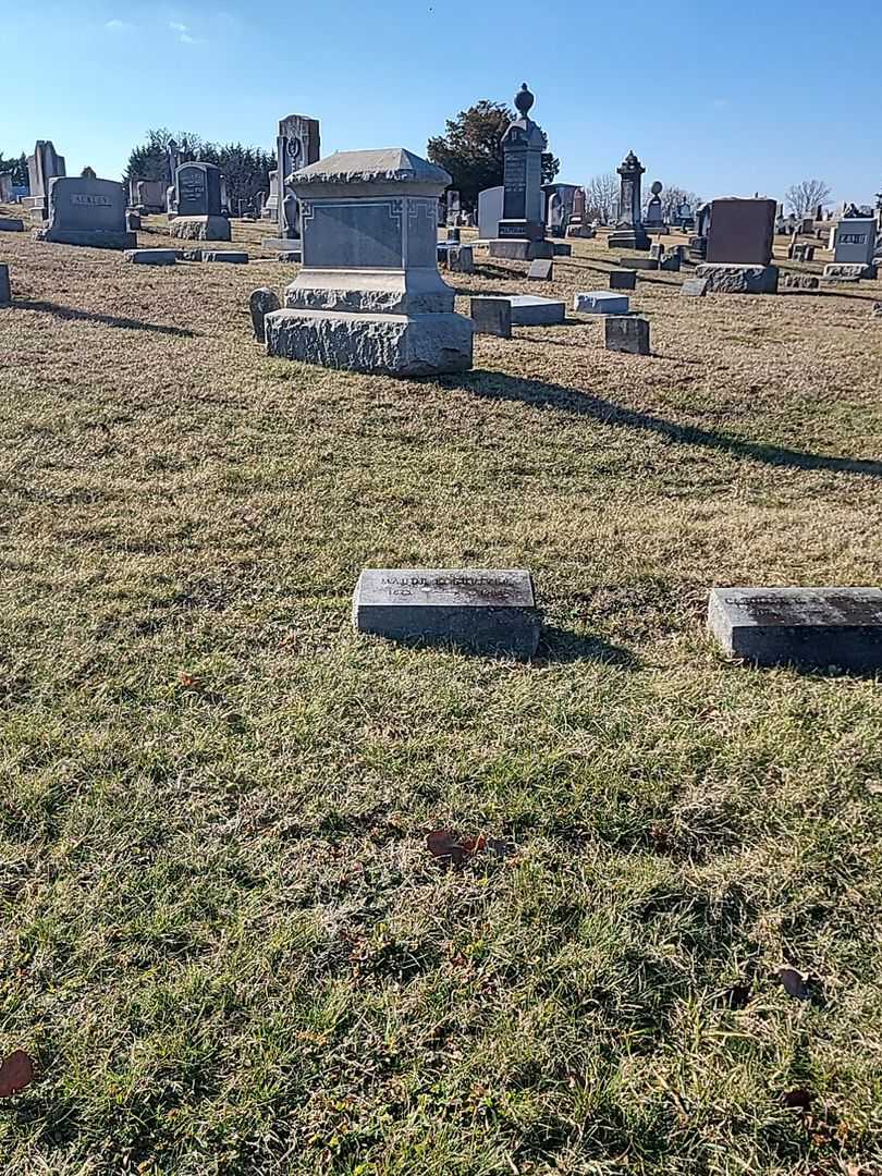 Maude K. Shriver's grave. Photo 2