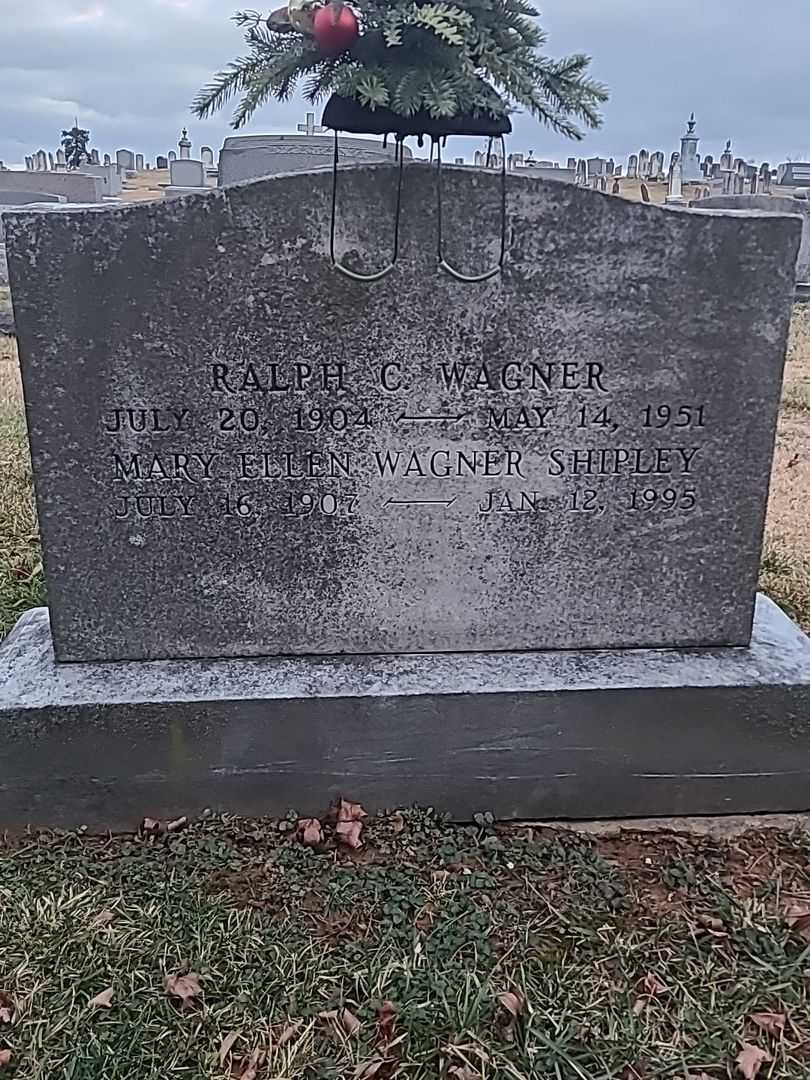 Ralph C. Wagner's grave. Photo 3