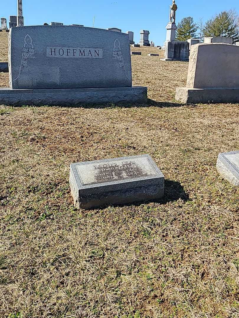 Esther Lea Hoffman's grave. Photo 2