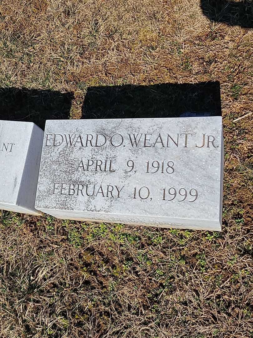 Edward O. Weant Junior's grave. Photo 3