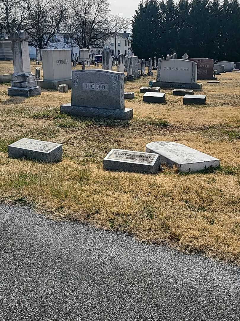 Ruth P. Stitely's grave. Photo 2