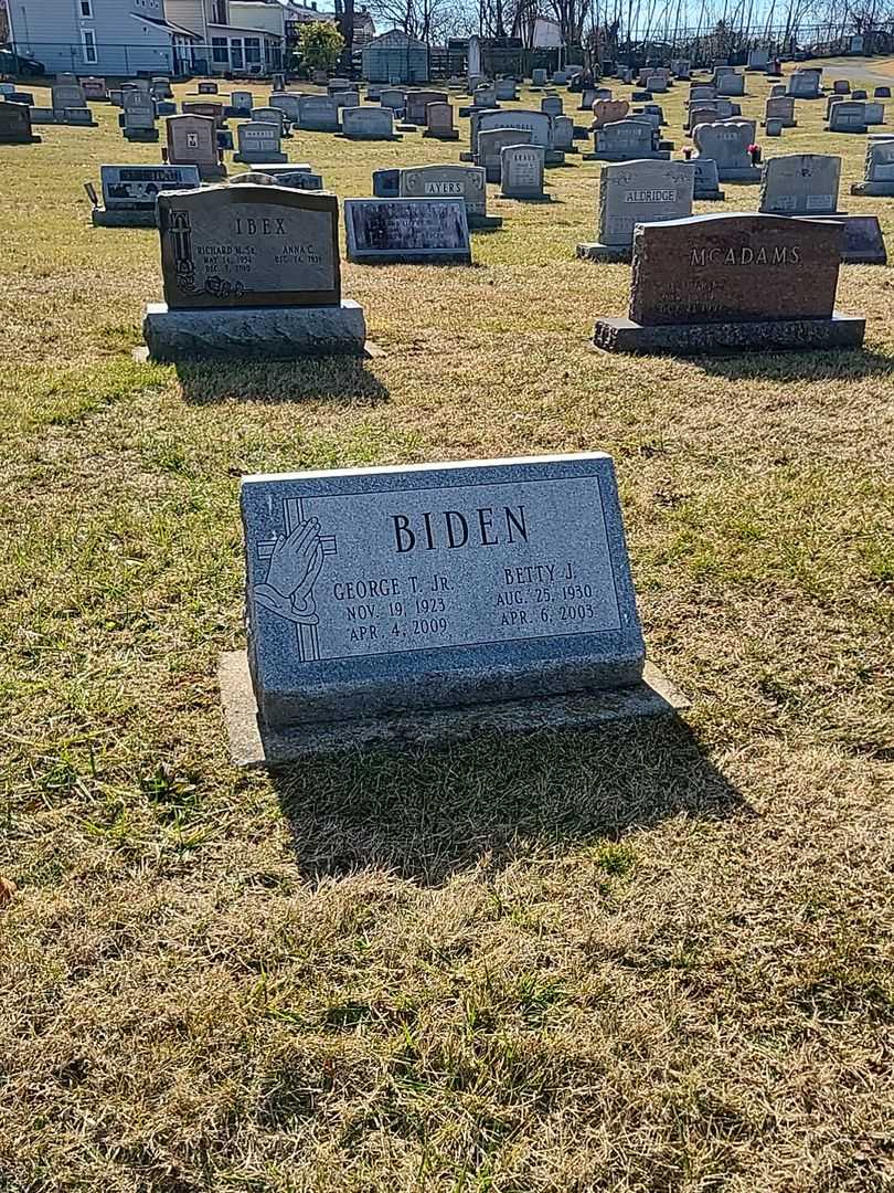 George T. Biden Junior's grave. Photo 2