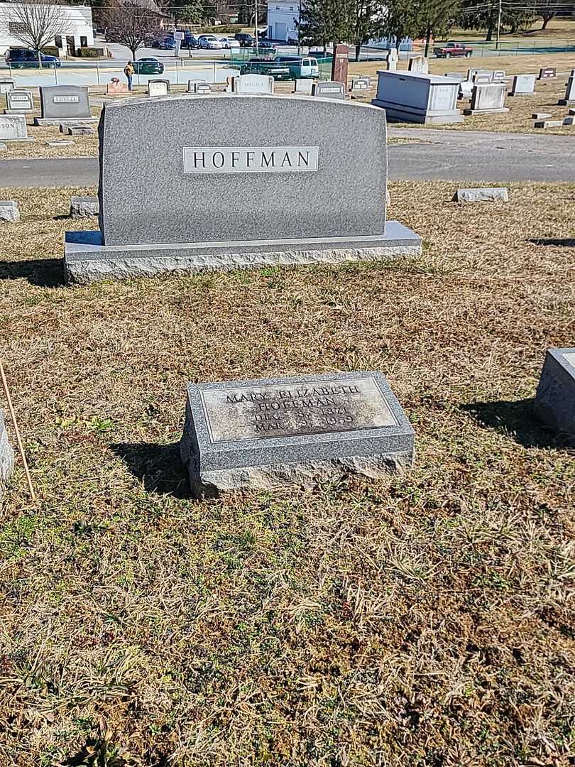 Mary Elizabeth Hoffman's grave. Photo 2