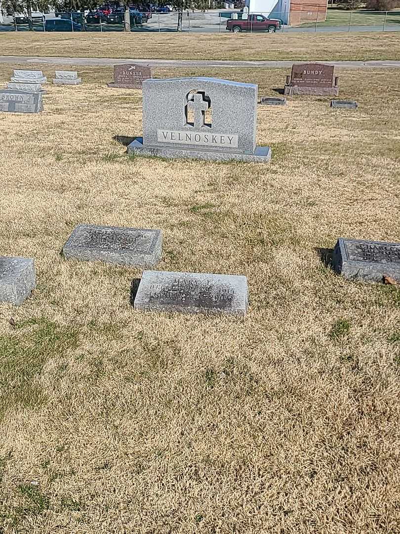 Mary L. Whitmore's grave. Photo 2