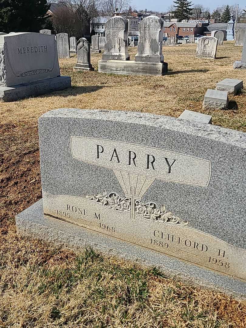 Rose M. Parry's grave. Photo 2