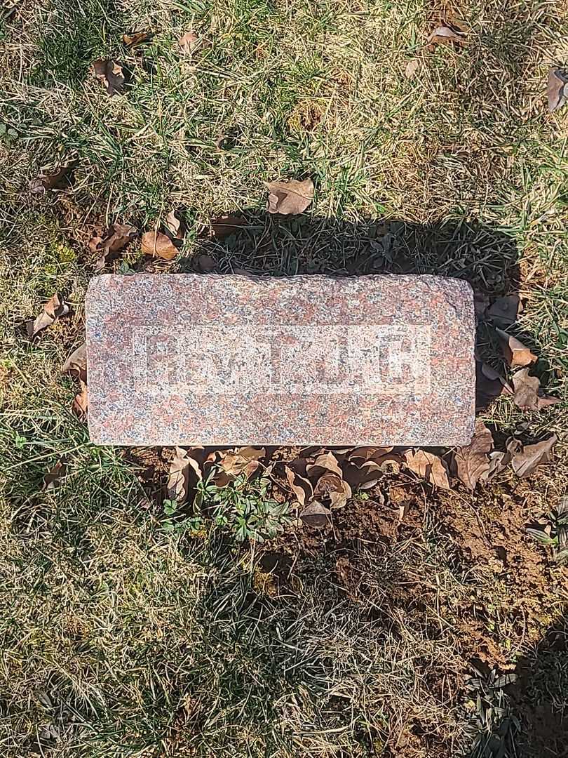 Reverend Thomas J. Cross's grave. Photo 4