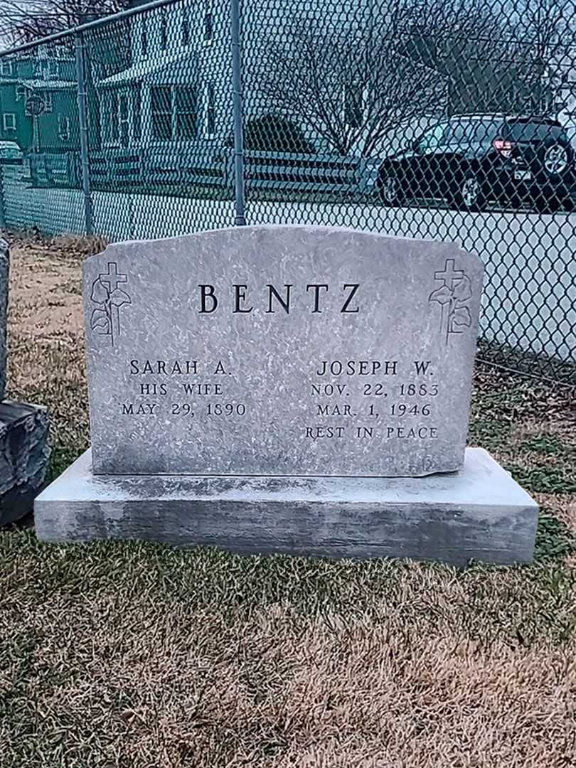 Joseph W. Bentz's grave. Photo 3